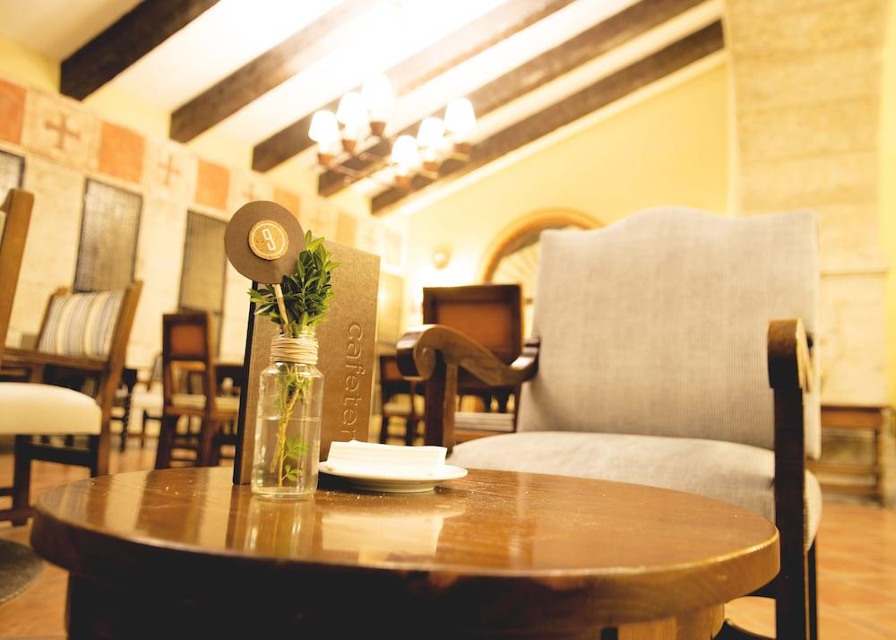 Parador De Ciudad Rodrigo Luaran gambar
