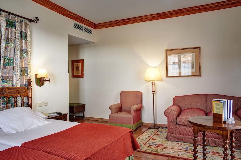 Parador De Ciudad Rodrigo Luaran gambar