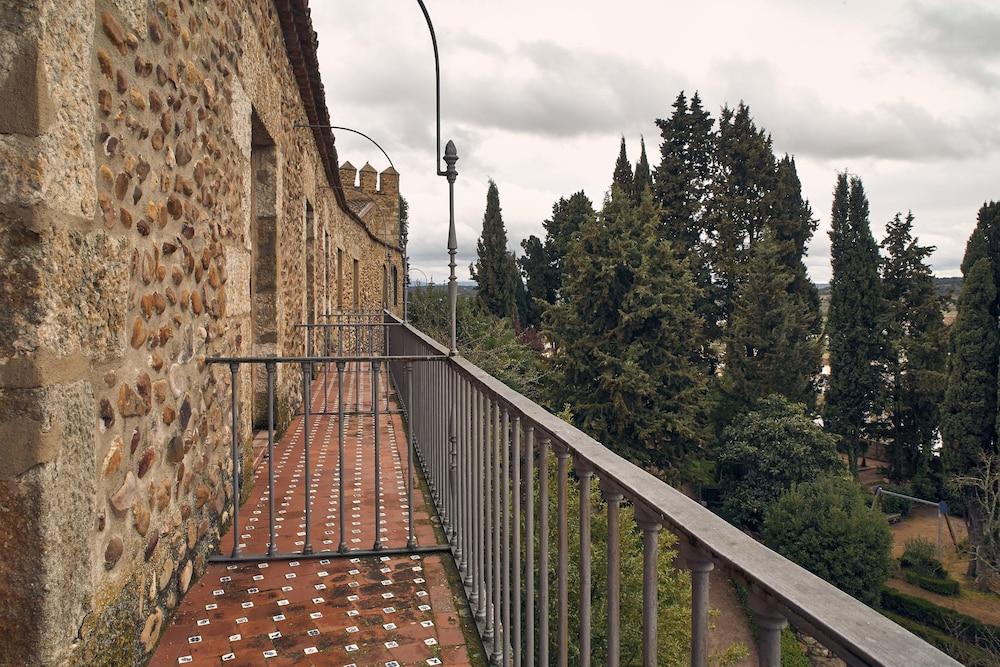 Parador De Ciudad Rodrigo Luaran gambar