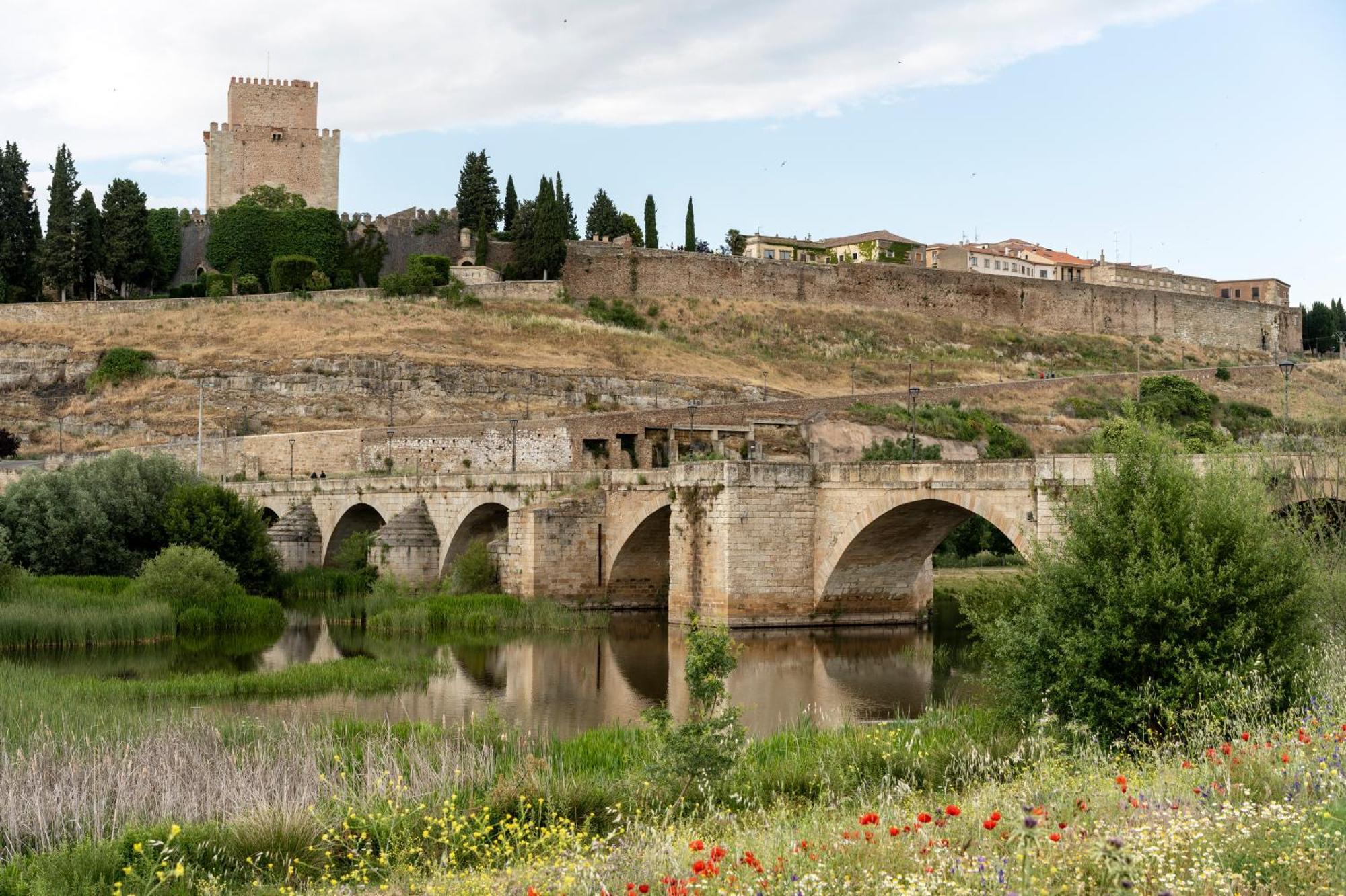 Parador De Ciudad Rodrigo Luaran gambar