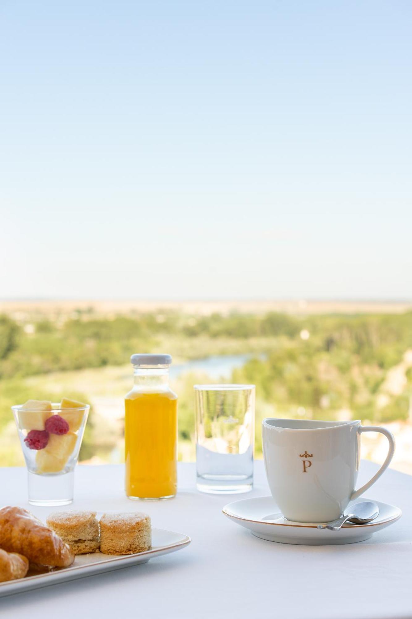 Parador De Ciudad Rodrigo Luaran gambar