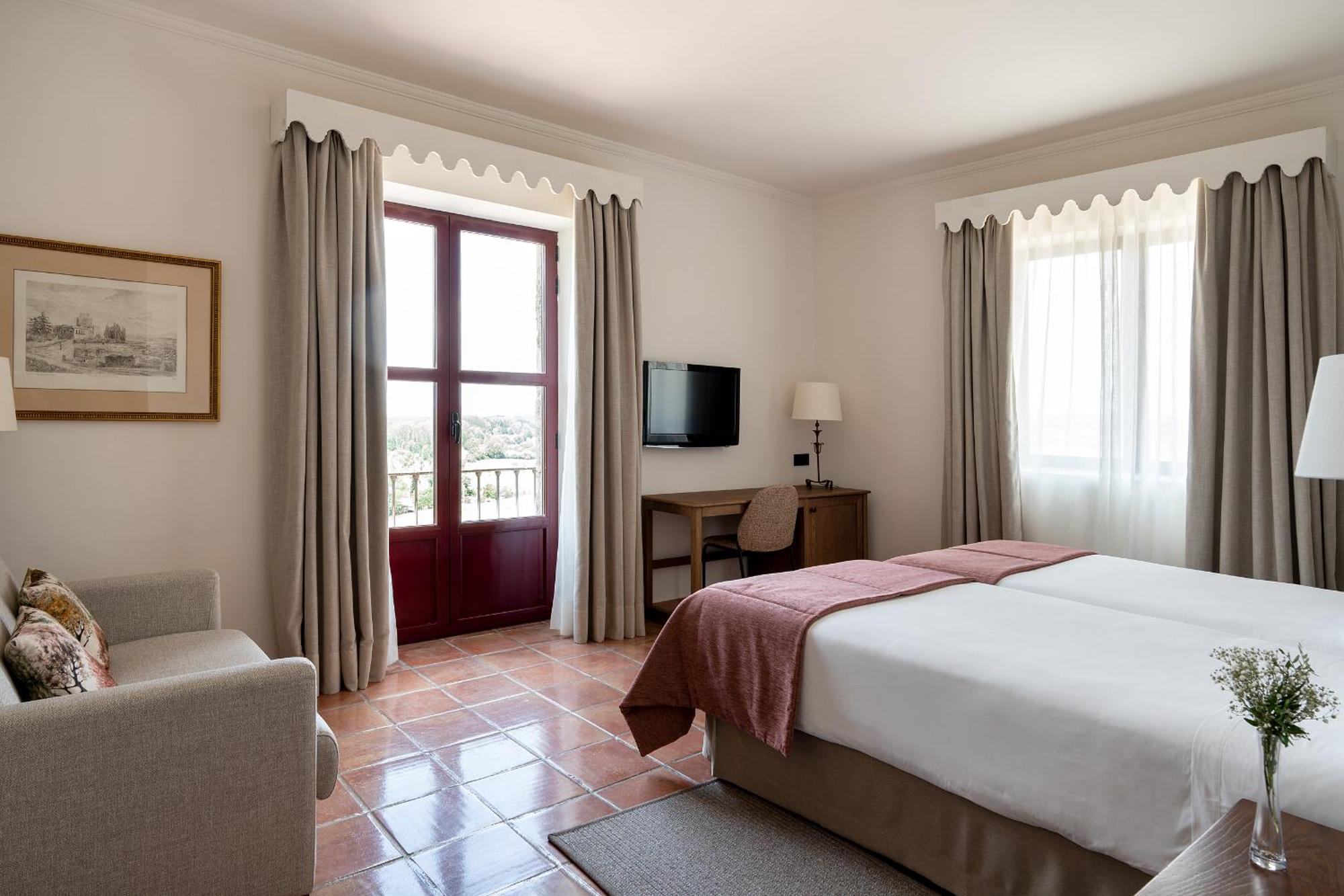 Parador De Ciudad Rodrigo Luaran gambar
