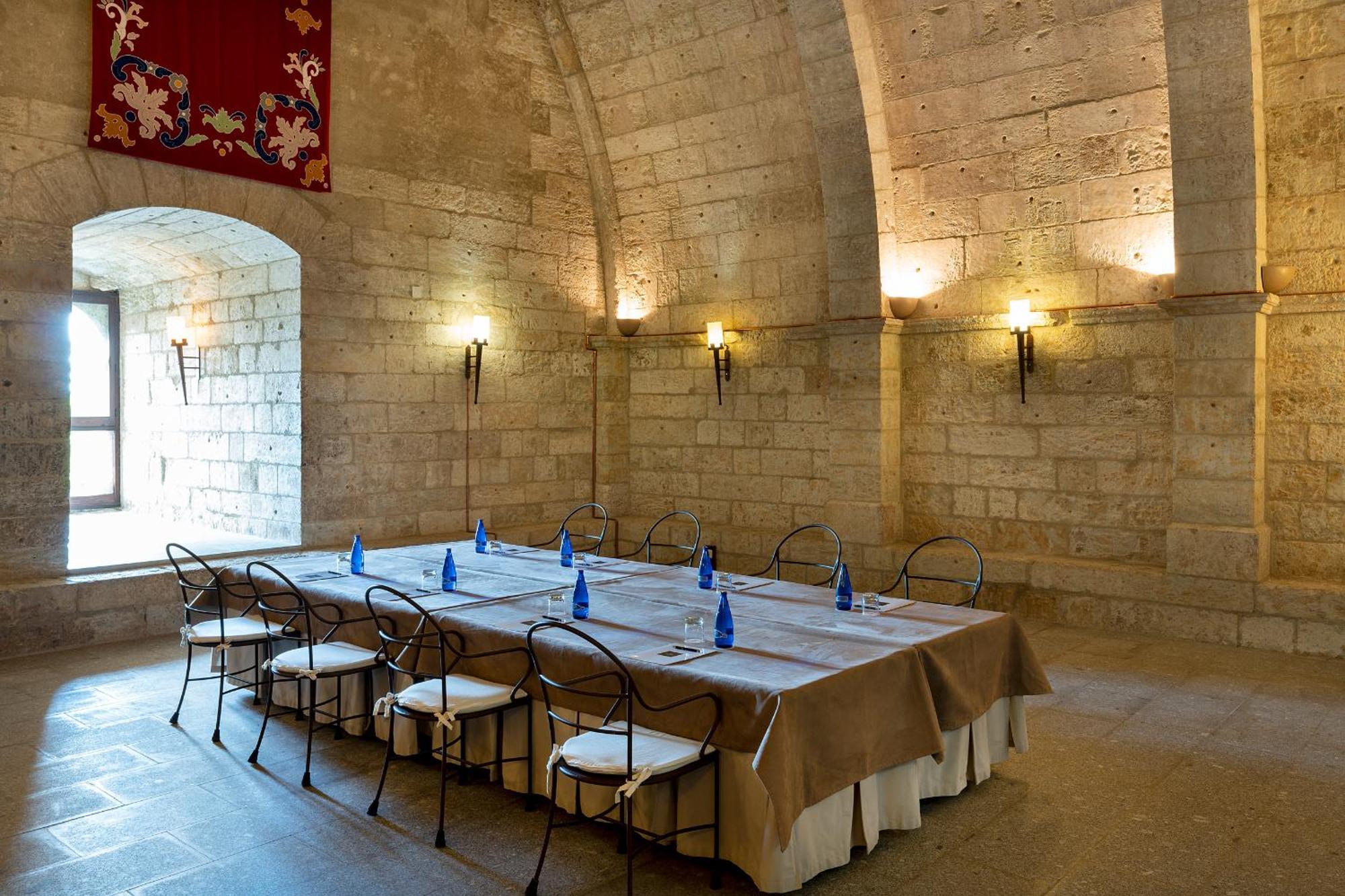 Parador De Ciudad Rodrigo Luaran gambar
