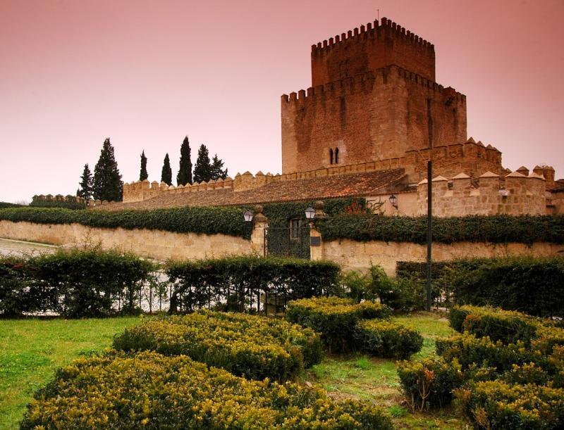 Parador De Ciudad Rodrigo Luaran gambar