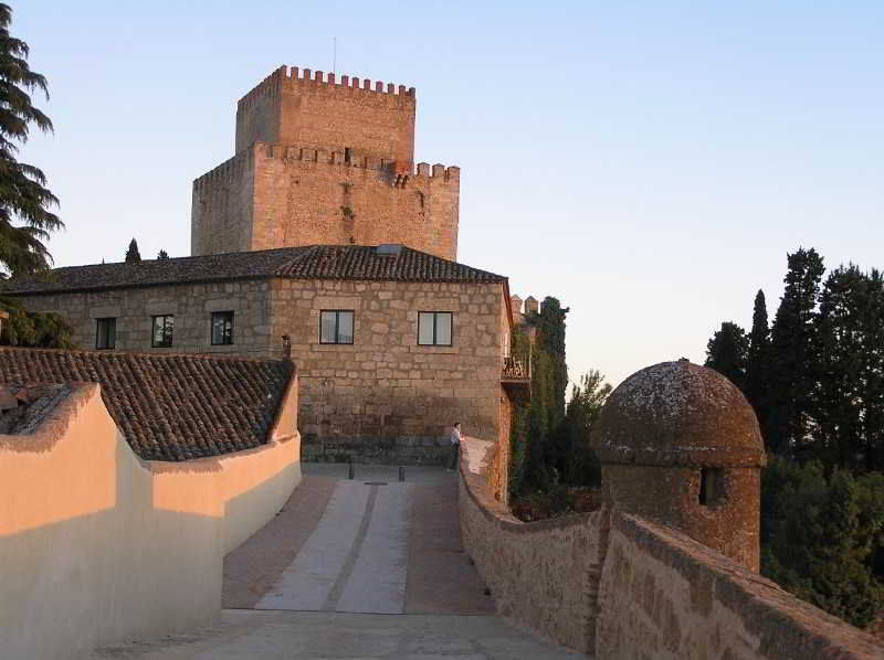 Parador De Ciudad Rodrigo Luaran gambar