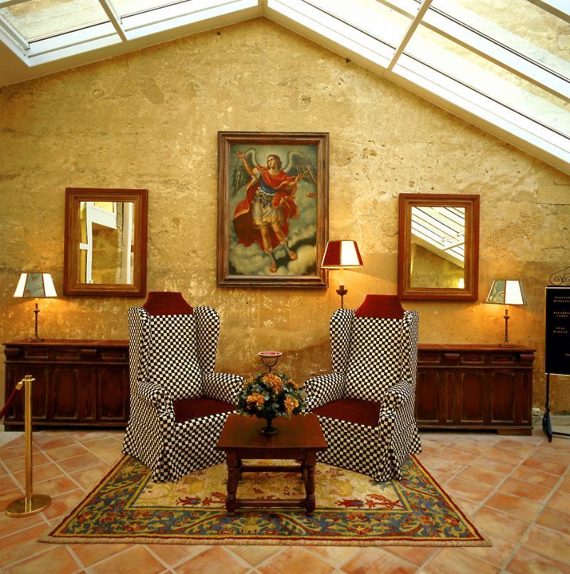 Parador De Ciudad Rodrigo Luaran gambar