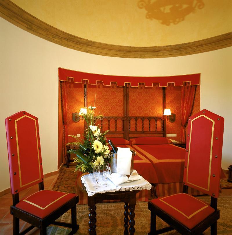 Parador De Ciudad Rodrigo Luaran gambar