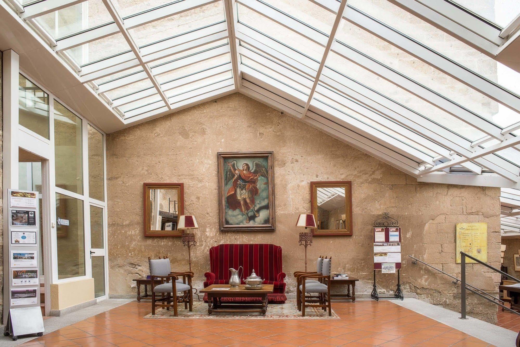 Parador De Ciudad Rodrigo Luaran gambar